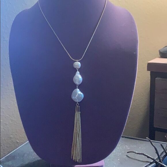 Peak gold necklace and earring set - Picture 1 of 6